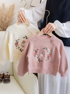 Áo Sweater Cổ Lọ Thêu