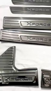 Ốp Bậc Cửa Nẹp Bước Chân Titan Xe Mitsubishi Xforce 2024 Form Mới Bộ 08 Chi Tiết Sẵn Keo Dán 3M