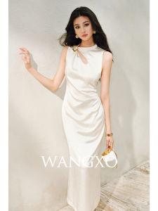 WANGXO | Đầm Không Tay Voan Lụa Chất Liệu Nước Thiết Kế Ôm Dáng Xếp Ly