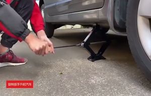 COD Alat Bantu Dongkrak Mobil 1 Ton / Alat dongkrak gunting / dongkrak pengangkat tipe tangan / - untuk perbaikan ban mobil