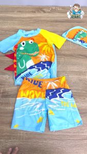 ✅พร้อมส่งในไทย✅‼️แถมหมวก‼️ กันUVได้ ชุดว่ายน้ำ เด็ก ลูกชาย เสื้อแขนสั้น กางเกงขาสั้น ผ้ากันUV UPF50+ B241101039-046