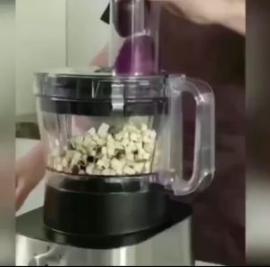 เครื่องหั่นผัก ลูกเต๋า 2IN1 เครื่องหั่นเต๋า Quickly cut บดปั่นอาหารได้ Model JS-605 2 Liter Food Processor  เครื่องหั่นเต๋า