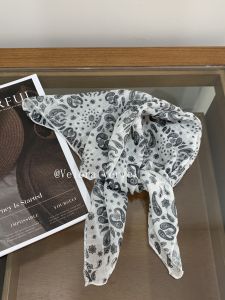 Khăn Trùm Đầu Graffiti Mới 2025 Cho Nữ Khăn Lụa Vải Lanh Cotton Nhẹ Kiểu Dáng Đơn Giản Thoải Mái Thời Trang Trang Sức Mùa Hè