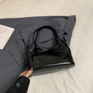 Red Large Capacity Tote Wedding Bag Womens Shoulder Bag 2025 New Luxury Small Audience High-End Feeling Single Shoulder Bag