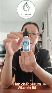 SERUM Vitamin B5 nguyên chất: Giảm độ nhạy cảm của da Cải thiện tình trạng bong tróc da. Sửa chữa chức năng dưỡng ẩm. Ngăn ngừa viêm da. Thúc đẩy quá trình làm lành vết thương. Chống oxy hóa hiệu quả cao. Dưỡng ẩm và làm mịn da... Xuất xứ: Taiwan
