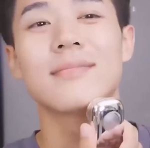 Pocket Size New Rechargeable Shaver Mini Body Size Telur Cordless Waterproof Shaving Machine Trimmer Shaver Men Razor Mesin Cukur Janggut 剃須刀電動