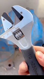 Newyorkbigsale ประแจอเนกประสงค์ ประแจปากเลื่อน 10 นิ้ว No.Y2124