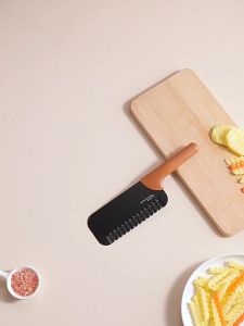 不锈钢波纹切土豆刀 狼牙造型 切菜波浪刀 Stainless Steel Crinkle Cutter – Wavy Knife for Veggies & Potatoes