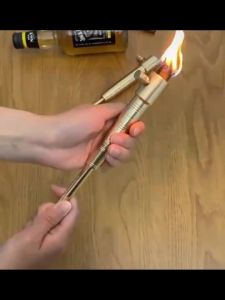 Cool Special Ignition Device: Retro Torch Kerosene Lighter