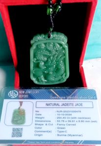 Liontin Natural Baru Giok Burma / Natural Jadeite Jade Burma Myanmar Motif Naga dijamin asli natural dengan memo yang sudah teruji di laboratorium permata