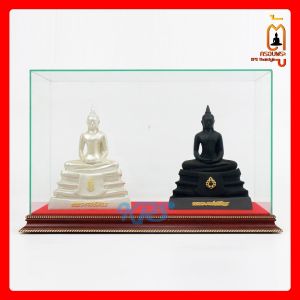 ตู้ครอบพระ ตู้พระ ตู้ใส่พระ ใสรอบด้าน ขอบเปลือย ฐานสีน้ำตาลโอ๊คลายเชื่อกเหลืองทอง ผ้ากำมะหยี่แดง