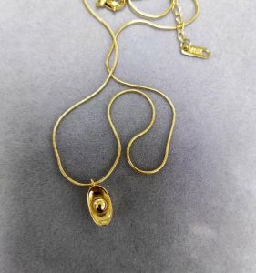 Titanium Steel Necklace Womens Simple Versatile High-End Design Minimalist Gold Yuanbao Choker Pendant Non-Fading Fashion Jewelry