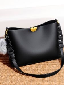 Fashionable Large Capacity Underarm Womens Bag Versatile Shoulder Crossbody Bag Casual Magnetic Buckle Soft PU Leather Handbag