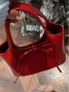 Design Sensation Small Audience Butterfly Knot Bucket Bag Commuter Handheld Tote Bag Underarm Bag for Autumn And Winter