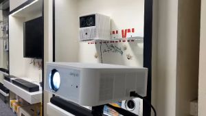 Máy chiếu Z8 FlysV2 hệ điều hành Andorid TV