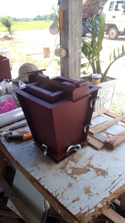 แม่พิมพ์กระถางต้นไม้ปูนเปลือยทรงคางหมู วัสดุเหล็กหล่อ