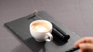 เครื่องปั่นนมไฟฟ้าแบบพกพา เครื่องทำฟองนมไฟฟ้า เครื่องตีฟองนม มินิมิกเซอร์ ตีไข่ ตีครีม สำหรับคาปูชิโน่ ลาเต้ ช็อคโกแลตร้อน ของใช้ในครัว Milk Frother Handheld Mixer Foamer Coffee Maker Egg Beater Chocolate/Cappuccino Stirrer Mini Portable Blender