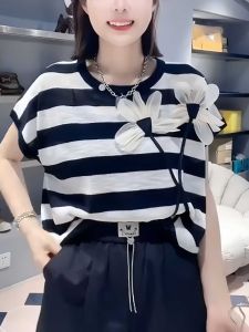 Pure Cotton Short Sleeve T-Shirt: A Korean Style Striped Top with 3D Floral Elements