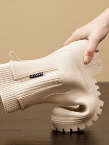 Comfortable Short Martin Boots Womens Fashionable All-Match Thick-Heeled Outdoor Rain Shoes Anti-Slip Wear-Resistant PVC Material