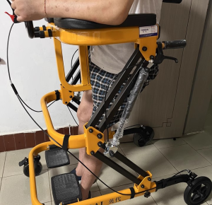 รถเข็นช่วย รถหัดเดิน เครื่องช่วยหัดเดินผู้ใหญ่ รถหัดเดิน ช่วยการฝึกเดิน ปรับความสูงต่ำได้(พับเก็บได้) แบบใหม่ล่าสุด**พร้อมส่ง