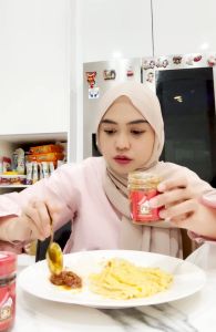 Sambal Bawang Bu Gemoy Botol 100 ml (2 pcs)