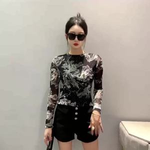AMMIN 2025 Spring and autumn new simple round neck fashion r landscape graffiti printed long sleeve T-shirt female Korean style semi-high neck diamond design casual elegant bloue