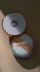 O.TWO.O Three Grid Filter Loose Powder Long-lasting Makeup Oil Control 3IN1 Bedak Tabur