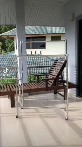 Kowa homeware KWH-CL003 ราวตากผ้าสแตนเลส เกรด 304พับเก็บได้อย่างง่ายมีตัวล็อกไม้แขวนเสื้้อ 36 ตัวฟรีไม้แขวนเสื้อสเตนเลส 4 ชิ้น ลูกล้อไนล่อนล็อกได้ เคลื่อนย้ายสะดวก4 ล้อ ในขณะแขวนผ้า ขนาด 100 ซม.