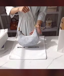 Tas Wanita Denim Retro & Tas Bahu Jinjing Half Moon: Pilihan Elegan untuk 2023