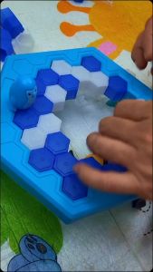 Trò Chơi Đối Kháng Đập Băng Tìm Đường Giải Cứu Chim Cánh Cụt