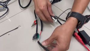 หลอดไฟหน้ารถยนต์ Xenon แสงสีขาว ฟิว 6000k สายใหญ่ 60cm