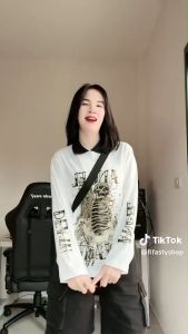 เสื้อเนื้อผ้าคอตตอน เเนวสตรีท ลายโครงกระดูก - ประเภทเสื้อคอตตอน: เเนวสตรีท ราคา: {}