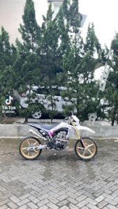 Striping CRF New stiker CRF full nutup body Striping CRF variasi