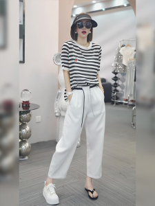 Shalldoer | ชุดสองชิ้นฤดูร้อนสำหรับผู้หญิง คอกลมแขนสั้นลายทางทรงตรงลำลอง เอวสูง แฟชั่นวินเทจ ลดอายุ ชุดทำงาน