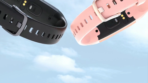 SG【Ready Stock】Smart bracelet C60 Luxe Edition Rose Gold Finish Leather Strap & VIP Health Coaching Smart bracelet