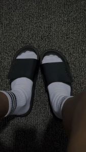 Sandal Pria FullBlack Kekinian Colombo: Nyaman, Tahan Lama, & Cocok untuk Berbagai Acara