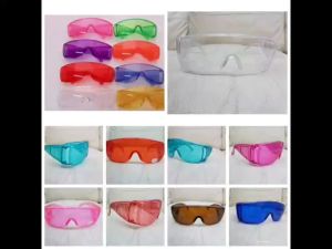 แว่นตาเล่นน้ำสงกรานต์ หลากสี ช่วยกันน้ำเข้าตา กันฝุ่นผง สีสรรม ราคาถูกต้อง ราคาที่สุด