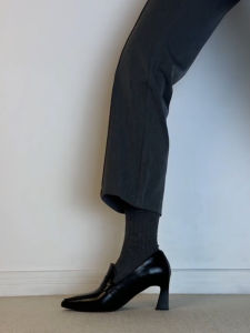 Elegant French Minimalist Retro Style High Heels Womens New 2025 Chunky Heel Sheepskin Slip-On Commuter Leather Shoes