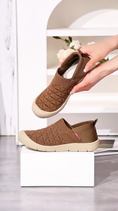 NW067 Sepatu Slip On Wanita Casual