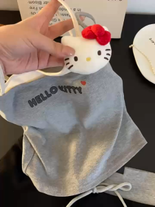 สองชิ้นค่ะ HelloKitty ชุดนอนมีสายเอี๊ยมผู้หญิง2025ฤดูใบไม้ผลิและฤดูร้อนใหม่เสื้อกั๊กกางเกงขาสั้นชุดอยู่บ้าน