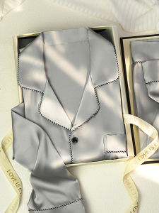 ชุดนอนผ้าไหมน้ำแข็งสตรีสุดหรูพร้อมแผ่นรองหน้าอก ชุดนอนผ้าไหมน้ำแข็งบางๆ ฤดูใบไม้ผลิและฤดูร้อน ชุดนอนผ้าไหมน้ำแข็งสุดหรู