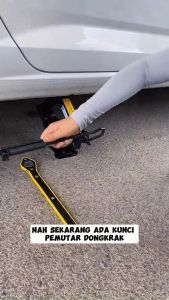 Alat Kunci Besi Pemutar Dongkrak Bawaan Mobil Universal