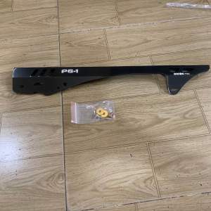 Che sên xe YAMAHA PG1 ( chất liệu nhôm ) màu đen