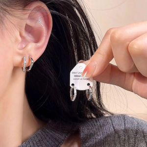 Fashionable Elegant Zircon Circle Earrings Womens Luxury Minimalist Design High-End Sensation Ear Jewelry 2025 New Model