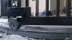 Roda Sliding Pagar gelokan dalam ( anti anjlok ) Ukuran 6 cm