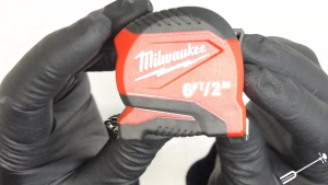 Milwaukee 6ft / 2m Keychain Tape Measure - 48-22-1706