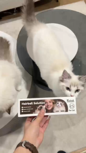 Furtrust Cat Hairball Solution 120G Hair Removal Supplement for Cats Immune Support Healthy Coat