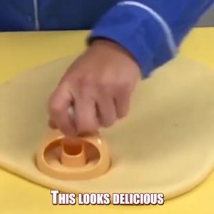 American Donut Mold Plastic Desserts Bread Cutter DIY Kitchen Baking Tool