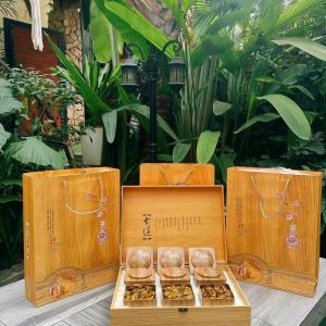 Trà Thiết Quan Âm hộp gỗ 450gr Cao Cấp. Set gồm 6 hộp gỗ nhỏ mỗi hộp gồm 11 gói nhỏ. Chè Nước Trà Tea Sen Hoa Sen Chua