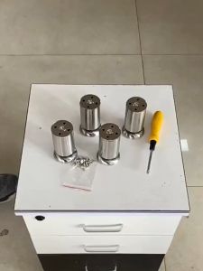 สแตนเลส ขาโซฟา ขารองโซฟา ขาโต๊ะ ขารองชั้น สแตนเลส สามารถปรับได้ ขารองเฟอร์นิเจอร์ เส้นผ่านศูนย์กลาง 5 ซม. ยาว 10-20ซม